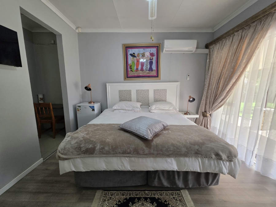 7 Bedroom Property for Sale in Jim Fouchepark Free State